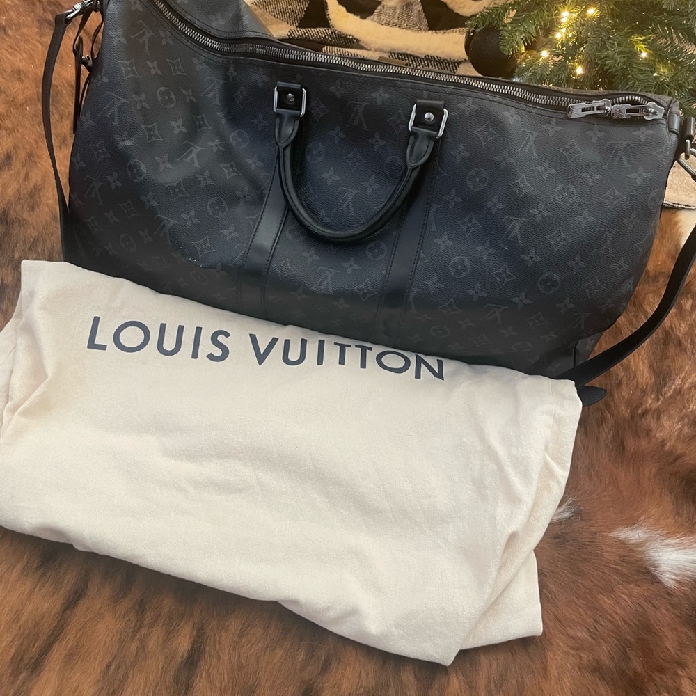 "Authentic Louis Vuitton Men's Duffel Bag - Timeless Elegance in the LV 55"